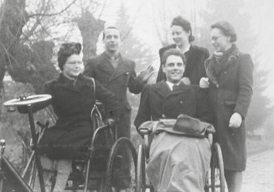 André Trannoy avec d'autres membres fondateurs de l'APF France Handicap